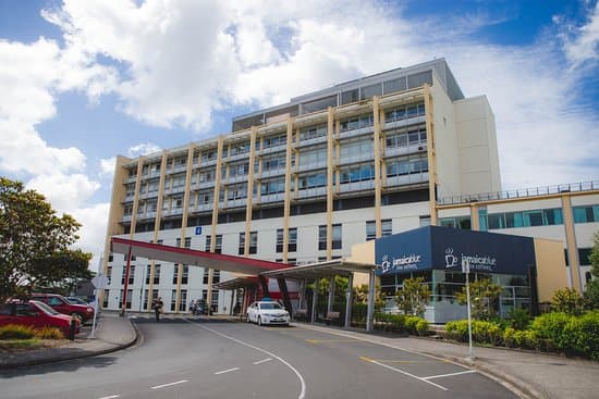 Greenlane Hospital near Alexander Inn